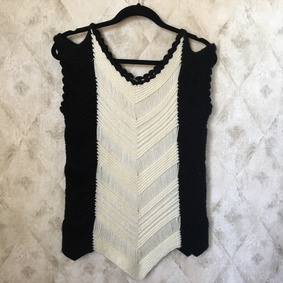 Janet Paris Black & Cream Sweater Top - Picture 1 of 5